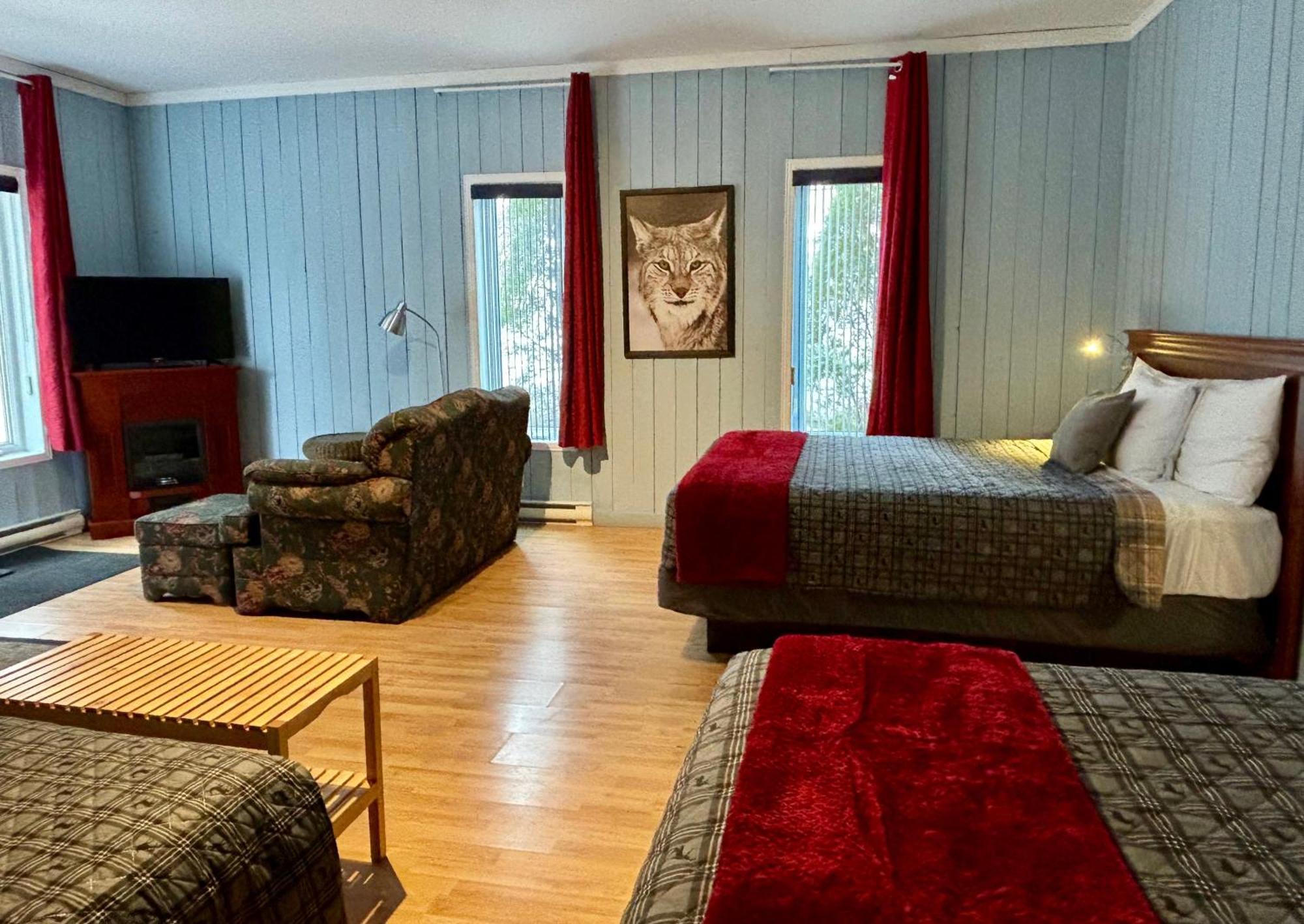 Aux Portes Du Soleil Motel