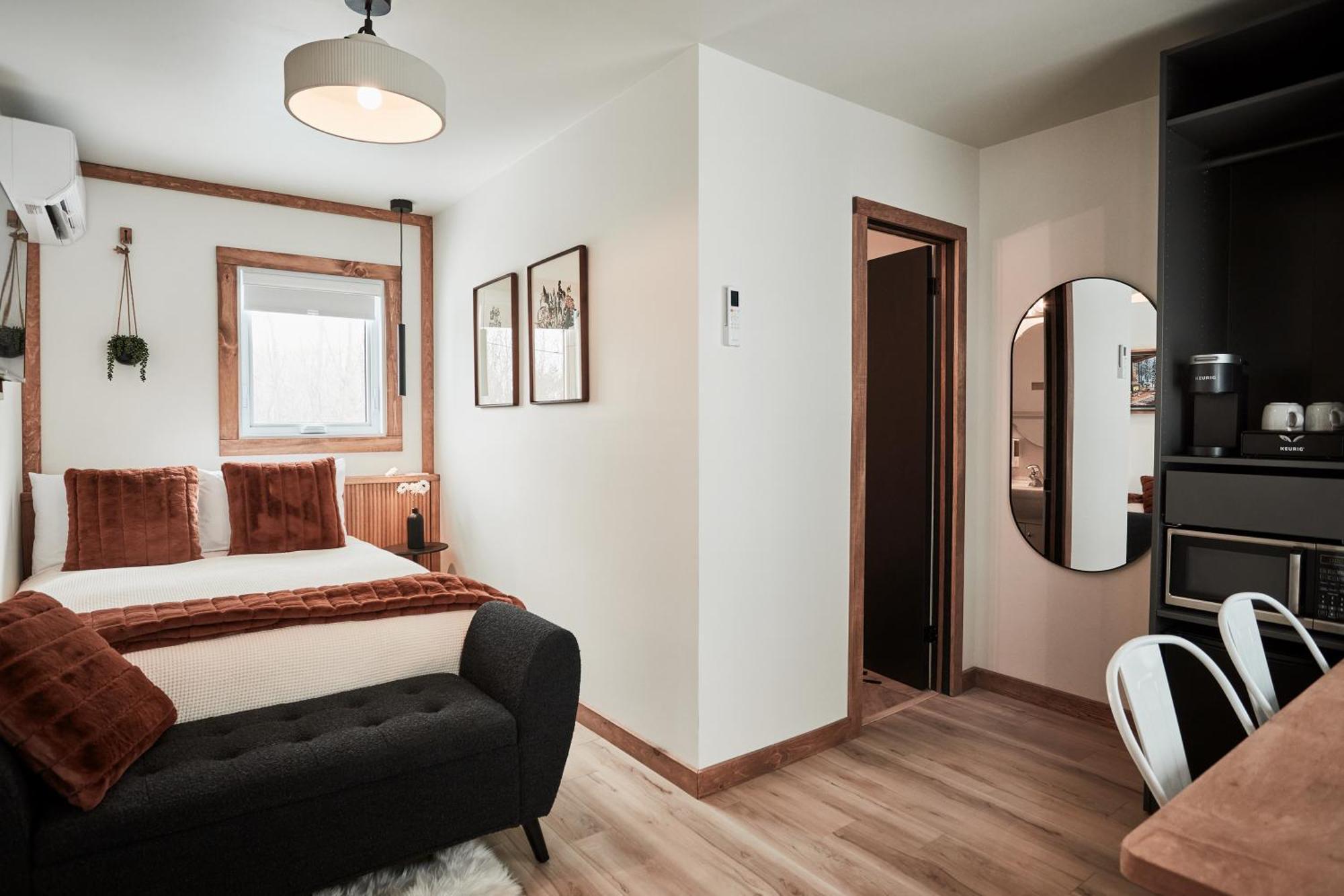 Aux Portes Du Soleil Motel